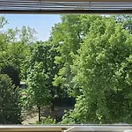 Park Flat Am Hofgarten Apartment